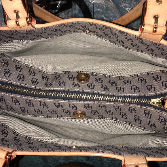 Dooney & Burke Hand bag - Picture 2 of 2